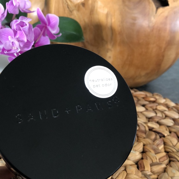 Sand + Paws Fresh Woods Candle - Picture 2 of 6